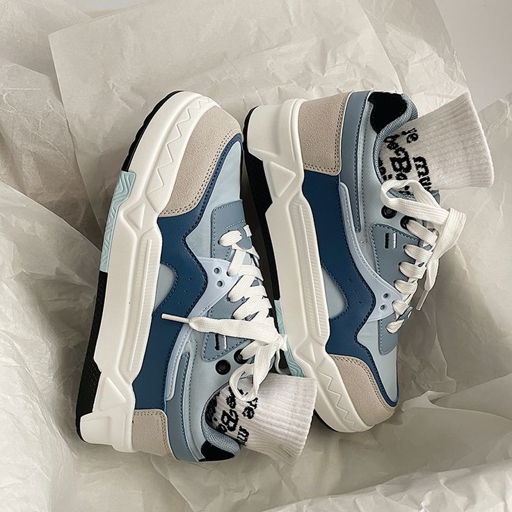 Step Up Your Style: Trending Women’s Sneakers Every Woman Should Own in 2025